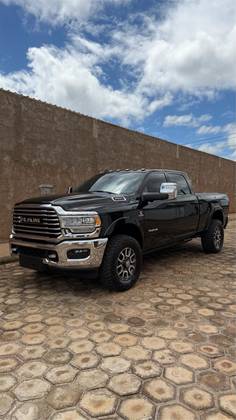 RAM 3500 6.7 I6 TURBO DIESEL LIMITED LONGHORN CD 4X4  AUTOMÁTICO